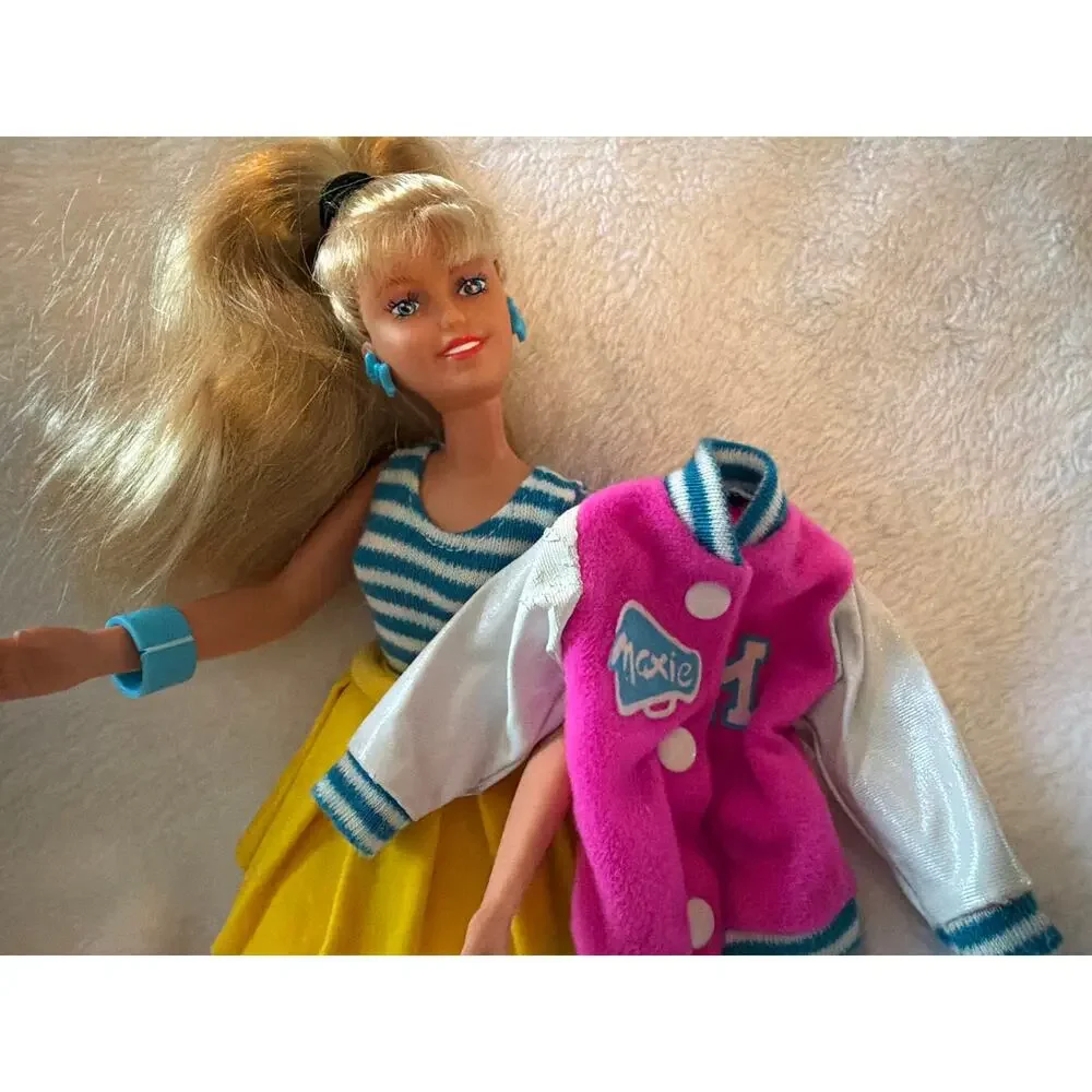 Vintage 1988 Hasbro Maxie Doll Maxie's World Varsity Cheerleader Outfit Blonde
